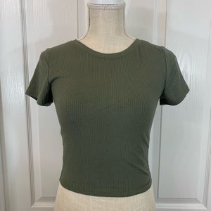 Short sleeve, olive green crop top